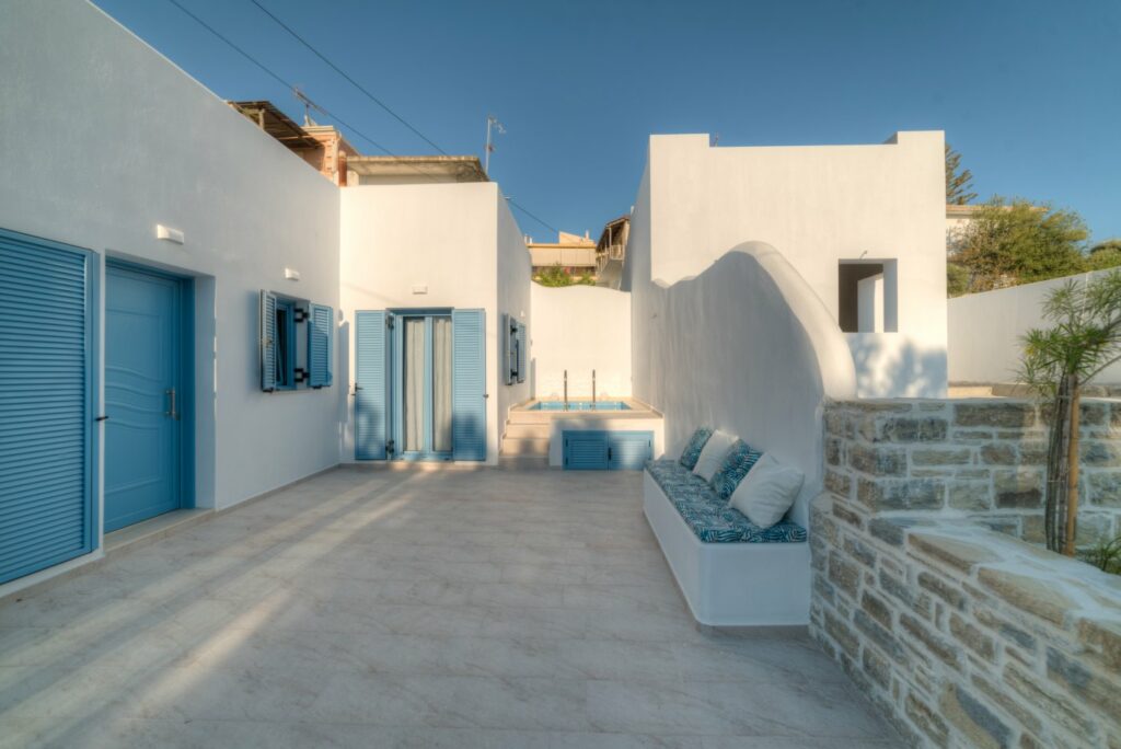 Cozy houses in Kamilari